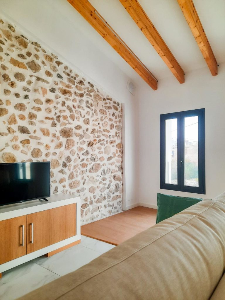 ff0263a8-58a4-4242-83ec-433ce14e8ed7-1920x2560